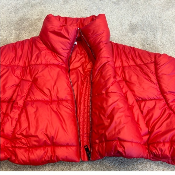 De Base Red Montana Crop Puffer Jacket Coat Ski Jacket Sz M NWT - Picture 5 of 10